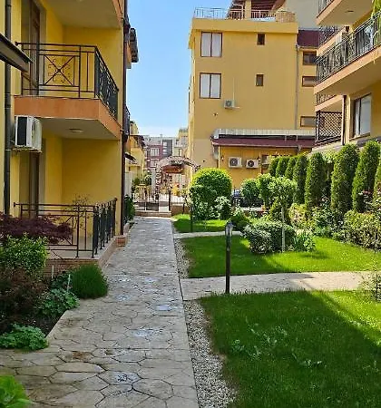 Siana 3 Suits Sveti Vlas
